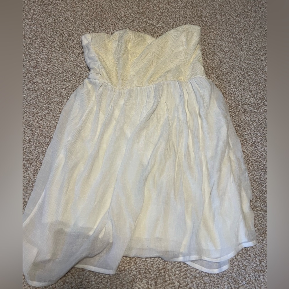 Body Central Junior's Strapless White Party Dress